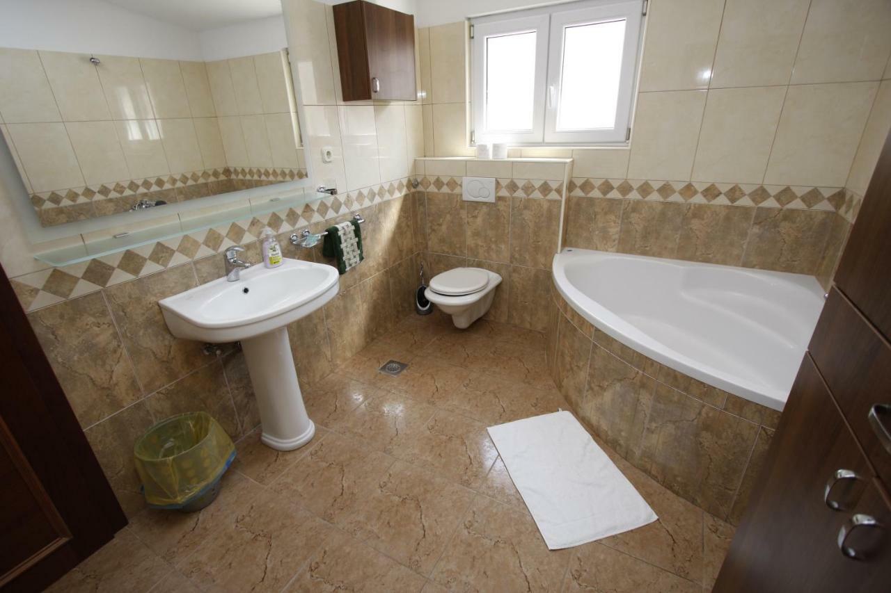 Mitan apartman Tucepi Bagian luar foto